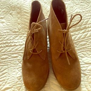 White Mountain suede wedge booties sz 7.5